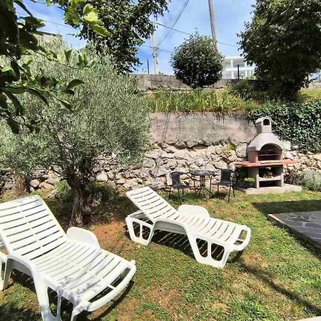 Apartment Bregi *